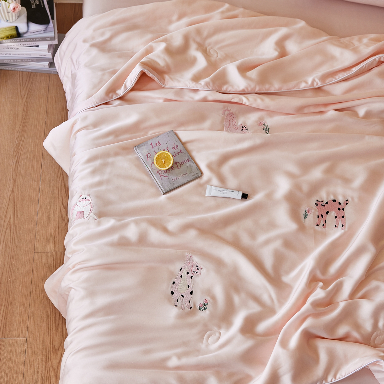 91家纺网 家纺一手货源 找家纺 风向标家纺 2026新款50天丝大豆棉夏被-萌宠甜夏系列 粉色夏天