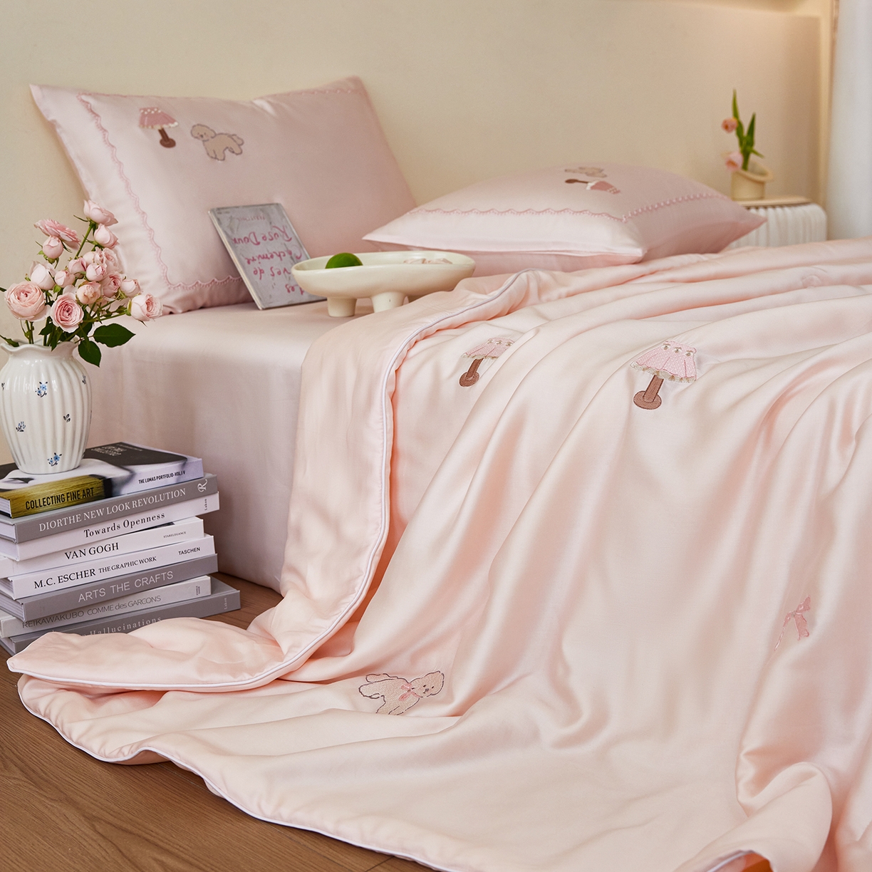 91家纺网 家纺一手货源 找家纺 风向标家纺 2026新款50天丝大豆棉夏被-萌宠甜夏系列 甜粉小卧