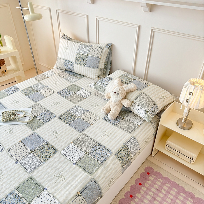 91家纺网 家纺一手货源 找家纺 缦彩 2026新款A类全棉老粗布床笠单件加厚床罩三件套 素锦花窗