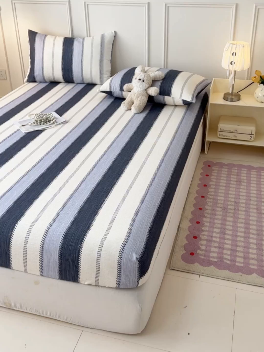 91家纺网 家纺一手货源 找家纺 缦彩 2026新款A类全棉老粗布床笠单件加厚床罩三件套 简纹蓝调