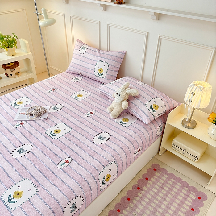 91家纺网 家纺一手货源 找家纺 缦彩 2026新款A类全棉老粗布床笠单件加厚床罩三件套 浅草花信