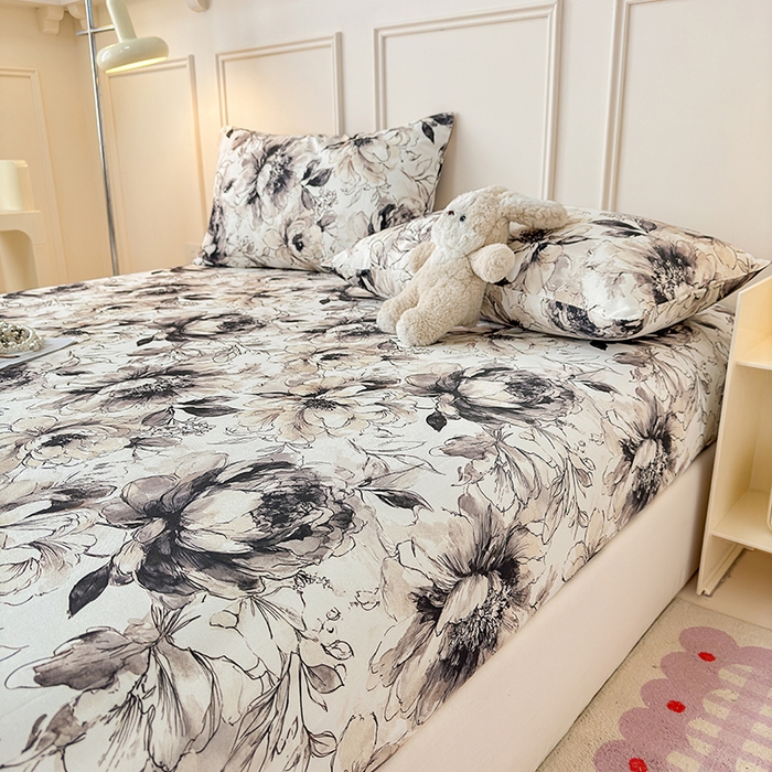 91家纺网 家纺一手货源 找家纺 缦彩 2026新款A类全棉老粗布床笠单件加厚床罩三件套 素墨芳华