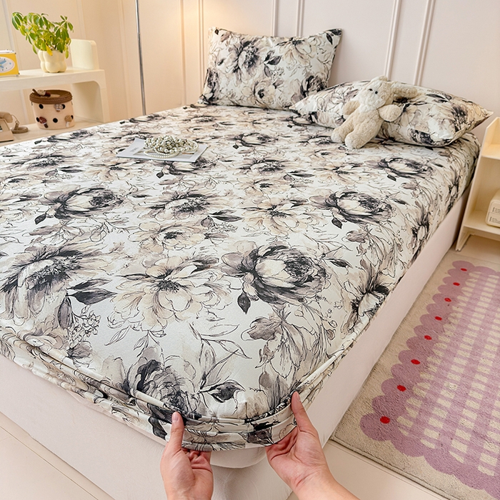 91家纺网 家纺一手货源 找家纺 缦彩 2026新款A类全棉老粗布床笠单件加厚床罩三件套 素墨芳华