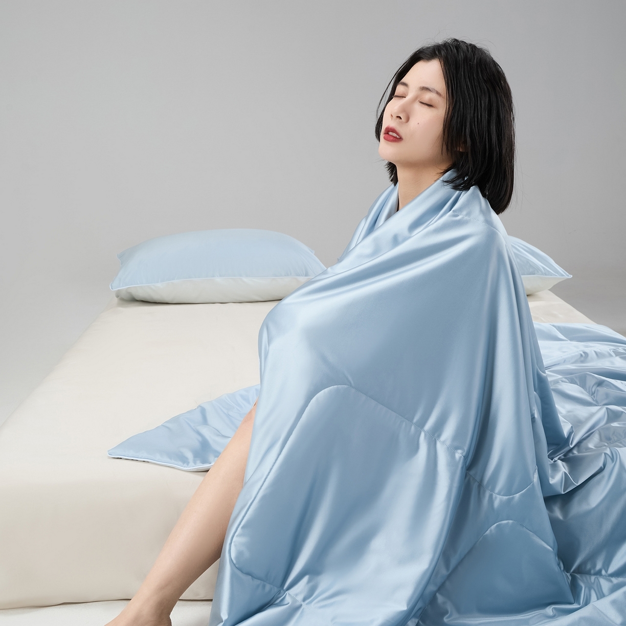 91家纺网 家纺一手货源 找家纺 （总）CINNY馨宜 2026新款60莱赛尔大豆纤维撞色天丝夏被-伯爵