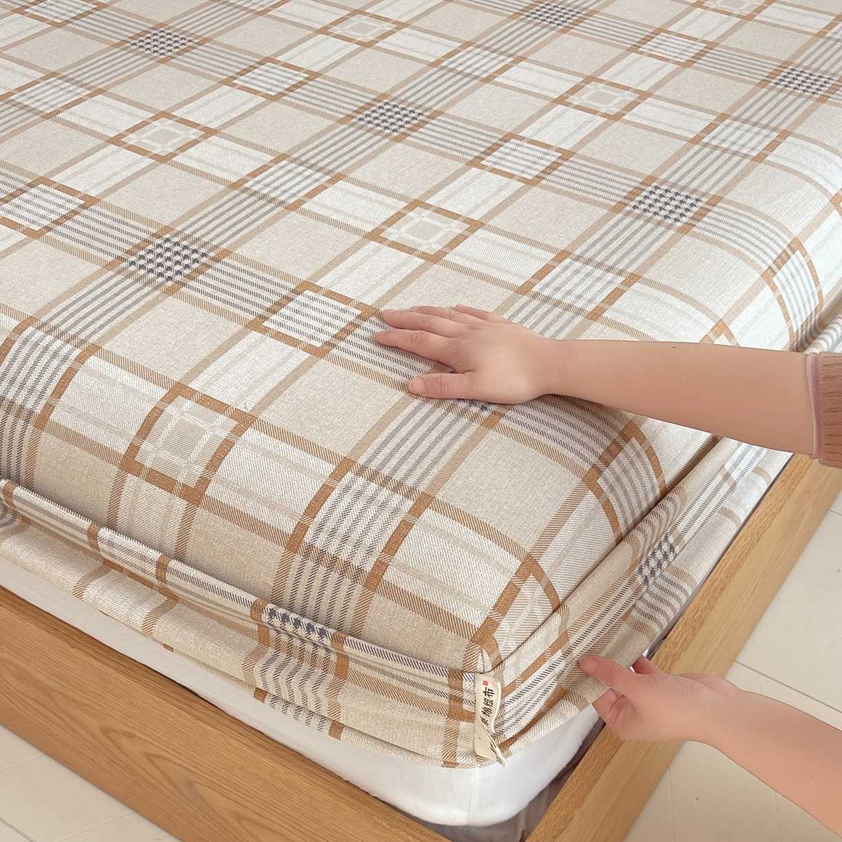 91家纺网 家纺一手货源 找家纺 春皖家纺 2026新款全棉老粗布席子凉席普通款单床笠床笠单件 意境-咖