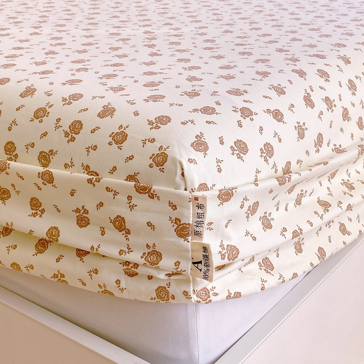 91家纺网 家纺一手货源 找家纺 春皖家纺 2026新款全棉老粗布席子凉席工艺款单床笠床笠单件 玫瑰情