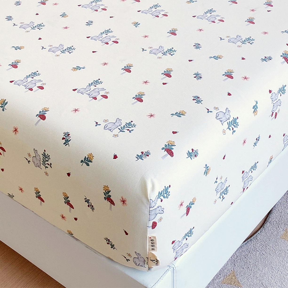 91家纺网 家纺一手货源 找家纺 春皖家纺 2026新款全棉老粗布席子凉席工艺款单床笠床笠单件 蘑菇兔