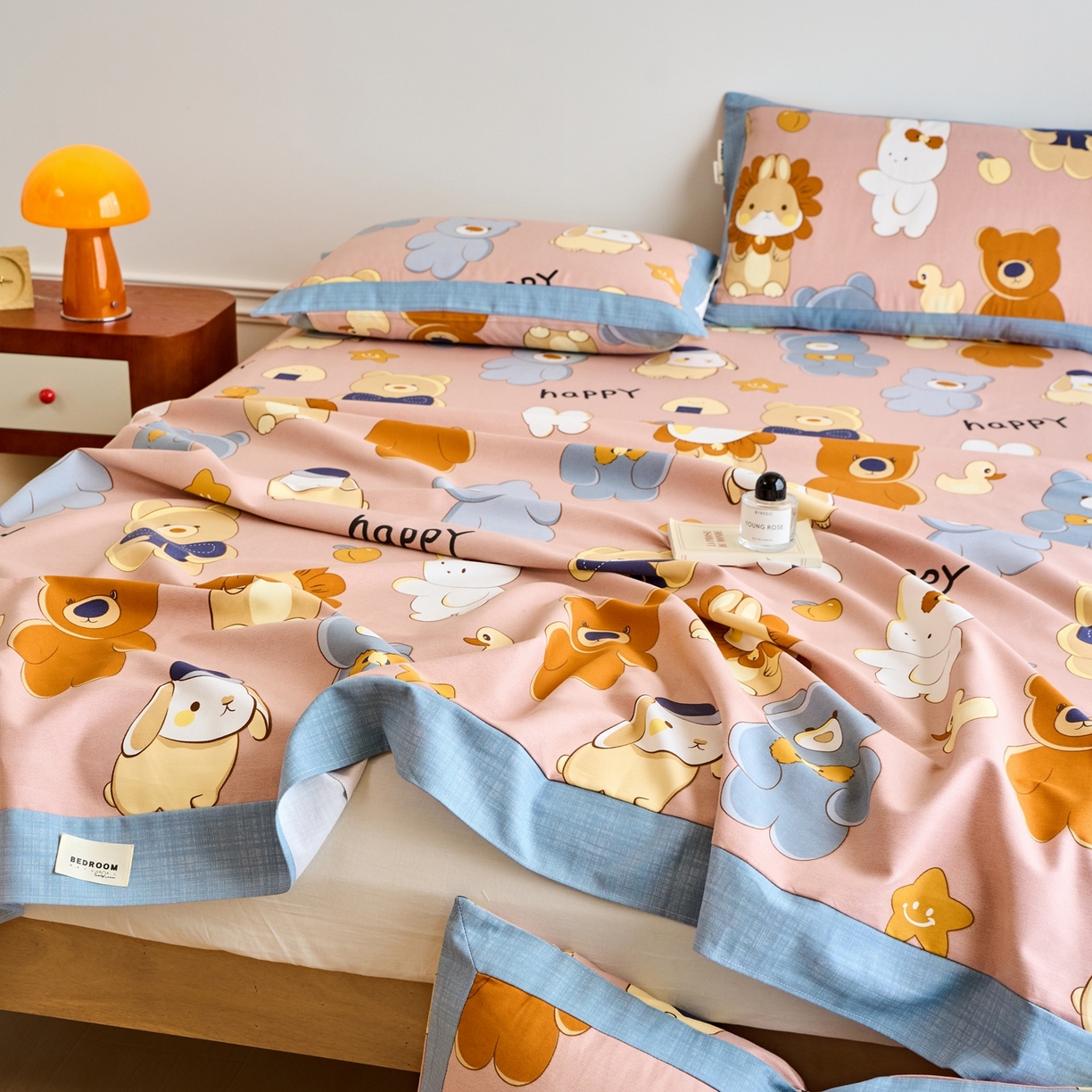 91家纺网 家纺一手货源 找家纺 春皖家纺 2026新款全棉老粗布席子凉席工艺款单床单床单单件 快乐熊