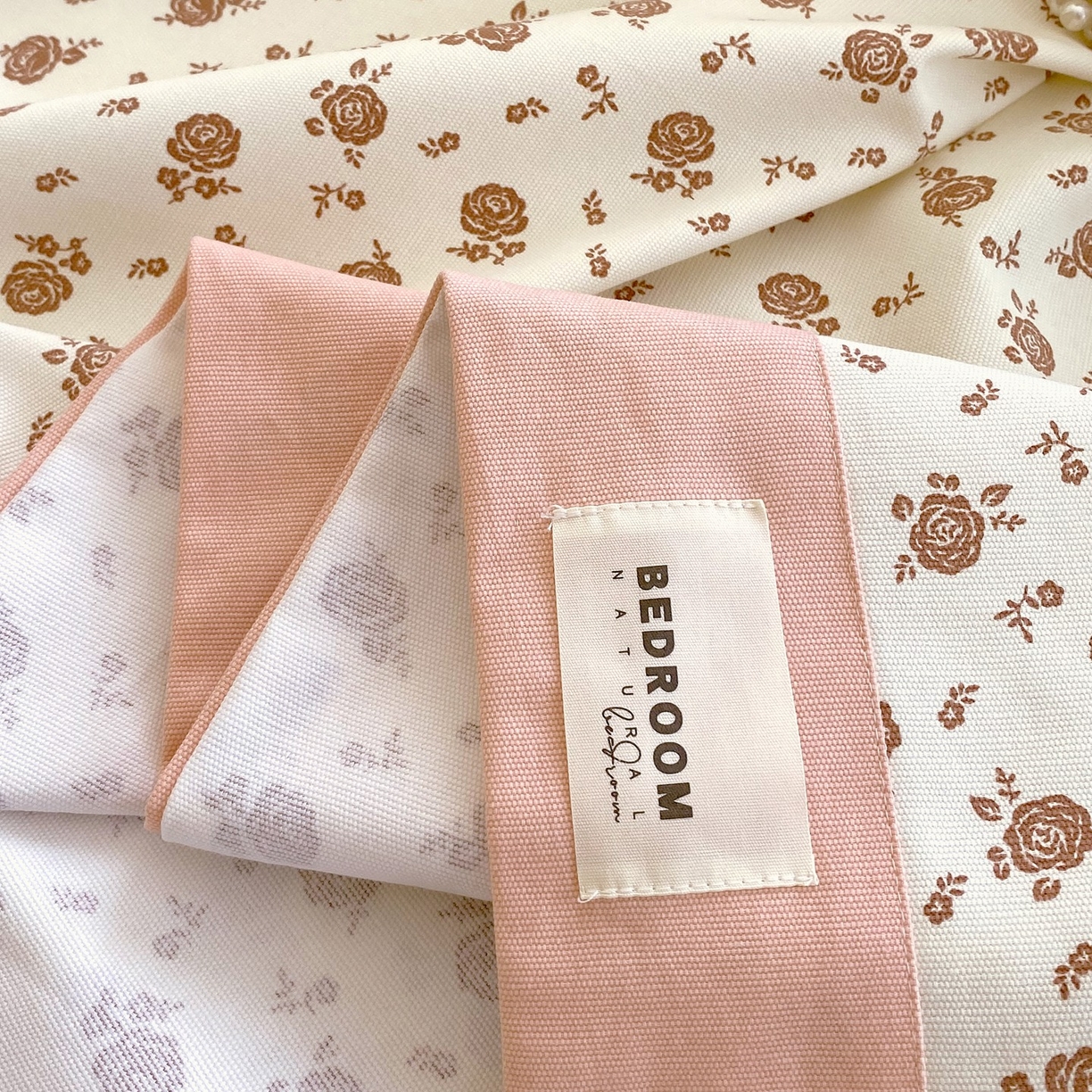 91家纺网 家纺一手货源 找家纺 春皖家纺 2026新款全棉老粗布席子凉席工艺款单床单床单单件 玫瑰情