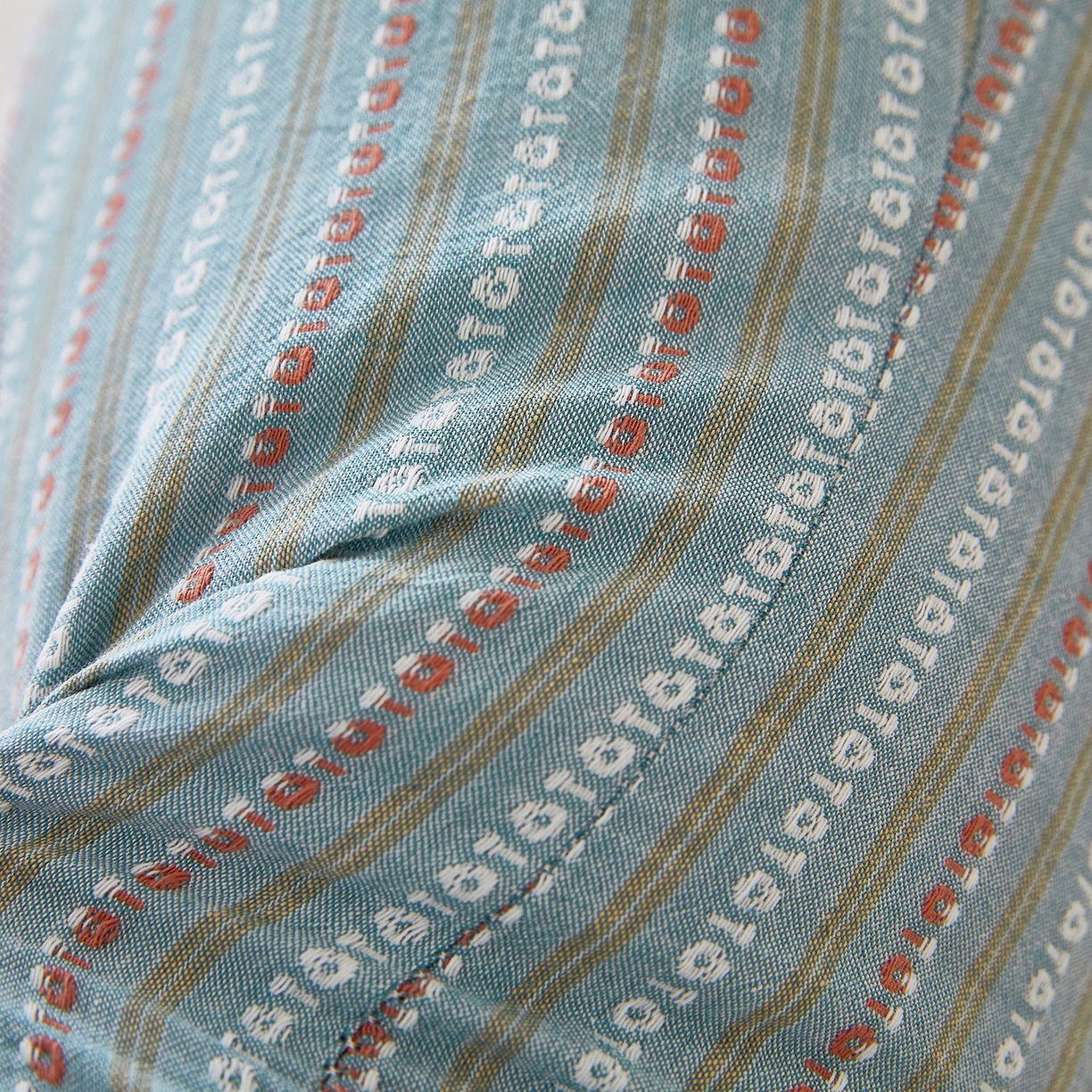 91家纺网 家纺一手货源 找家纺 （总）梦叶草 2026新款全棉3D条纹网面透气荞麦枕头护颈枕芯