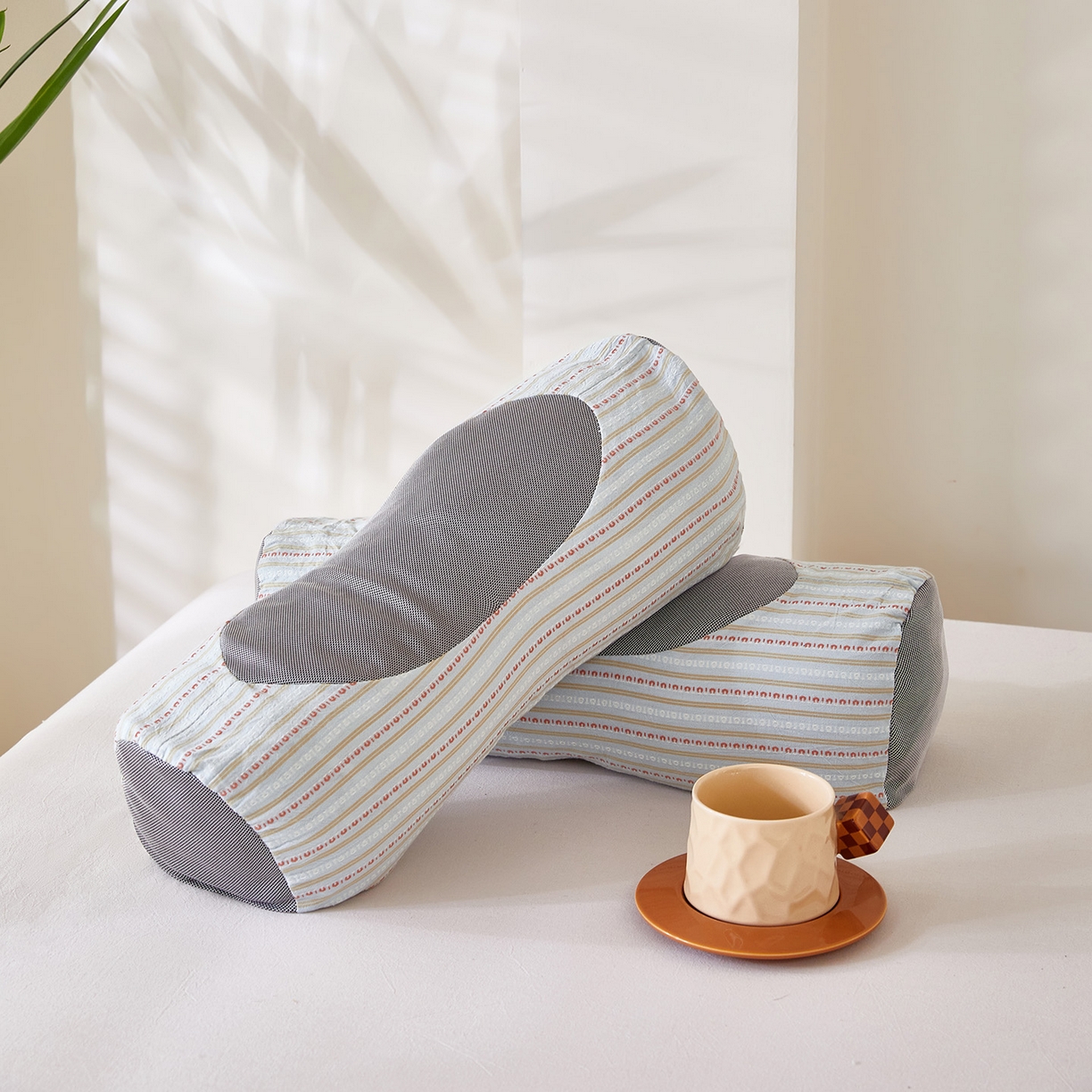 91家纺网 家纺一手货源 找家纺 梦叶草 2026新款全棉3D条纹网面透气荞麦枕头护颈枕芯 全棉条纹3D网面荞麦枕-浅蓝