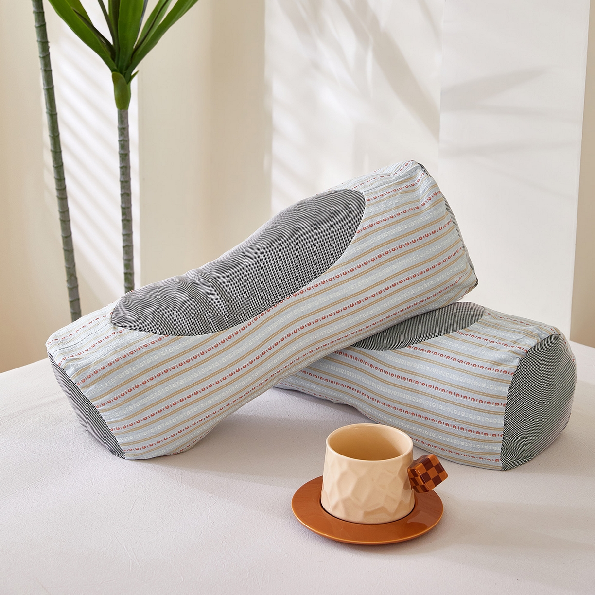 91家纺网 家纺一手货源 找家纺 梦叶草 2026新款全棉3D条纹网面透气荞麦枕头护颈枕芯 全棉条纹3D网面荞麦枕-浅蓝