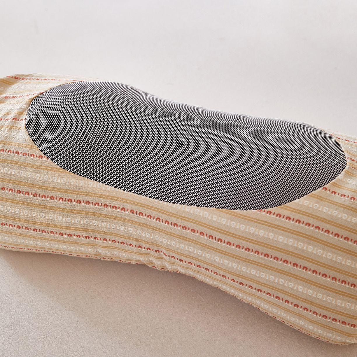 91家纺网 家纺一手货源 找家纺 梦叶草 2026新款全棉3D条纹网面透气荞麦枕头护颈枕芯 全棉条纹3D网面荞麦枕-卡其