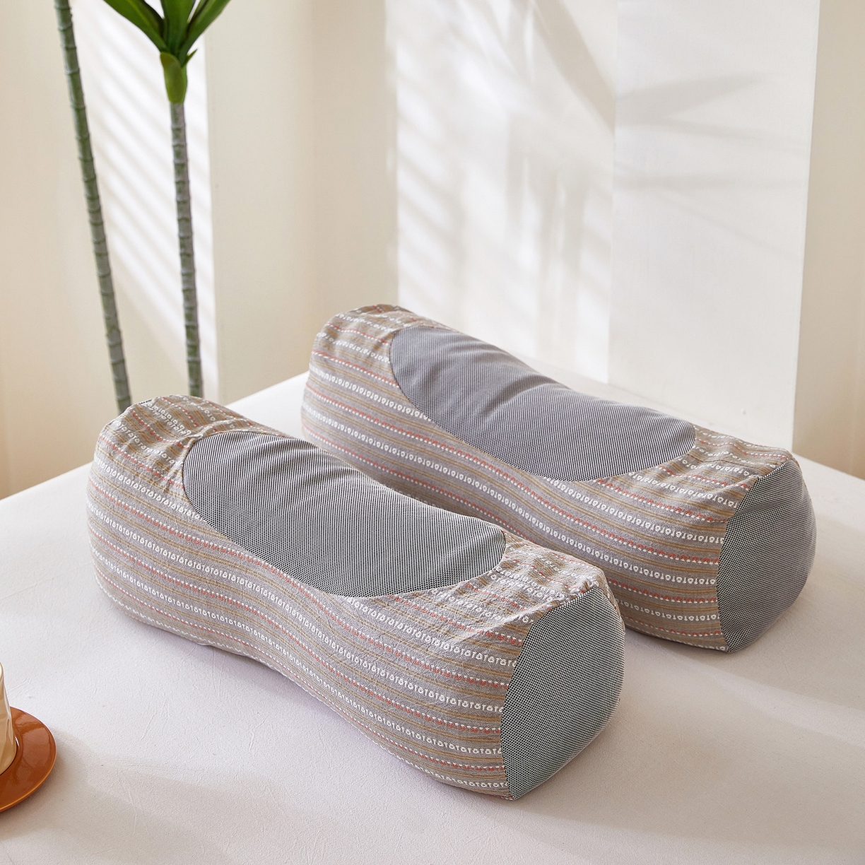 91家纺网 家纺一手货源 找家纺 梦叶草 2026新款全棉3D条纹网面透气荞麦枕头护颈枕芯 全棉条纹3D网面荞麦枕-咖色