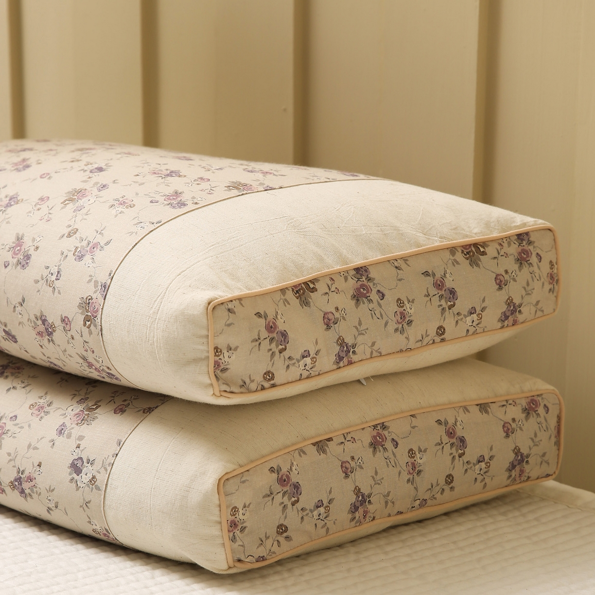 91家纺网 家纺一手货源 找家纺 梦叶草 2026新款全棉小碎花宫廷荞麦枕头枕芯 宫廷荞麦枕-小碎花紫