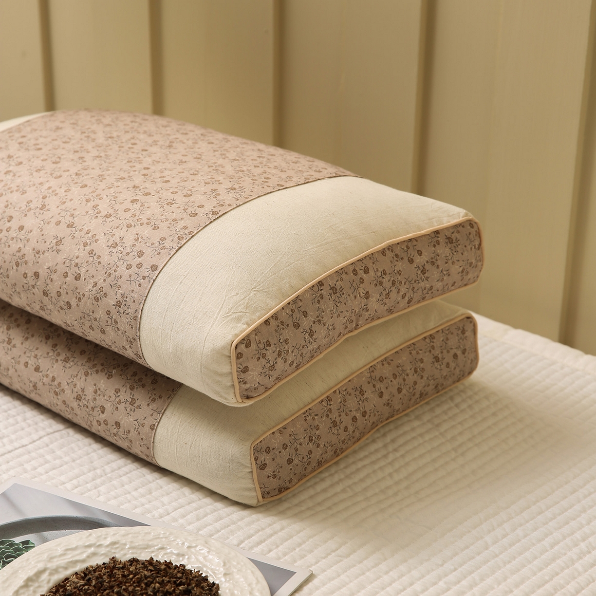 91家纺网 家纺一手货源 找家纺 梦叶草 2026新款全棉小碎花宫廷荞麦枕头枕芯 宫廷荞麦枕-小碎花咖