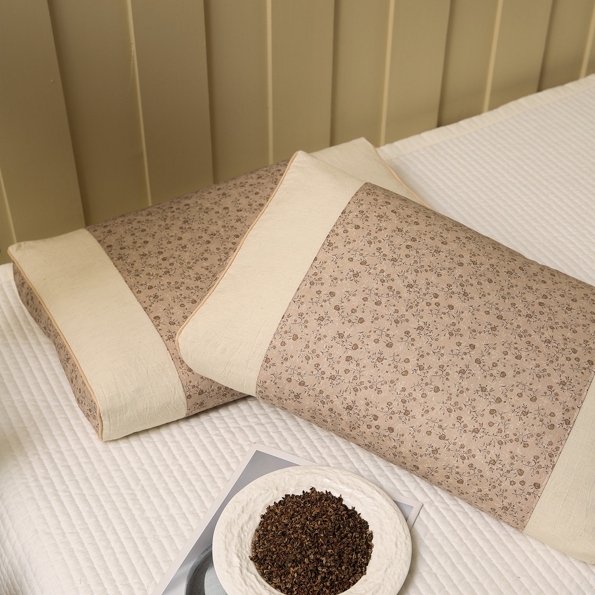 91家纺网 家纺一手货源 找家纺 梦叶草 2026新款全棉小碎花宫廷荞麦枕头枕芯 宫廷荞麦枕-小碎花咖