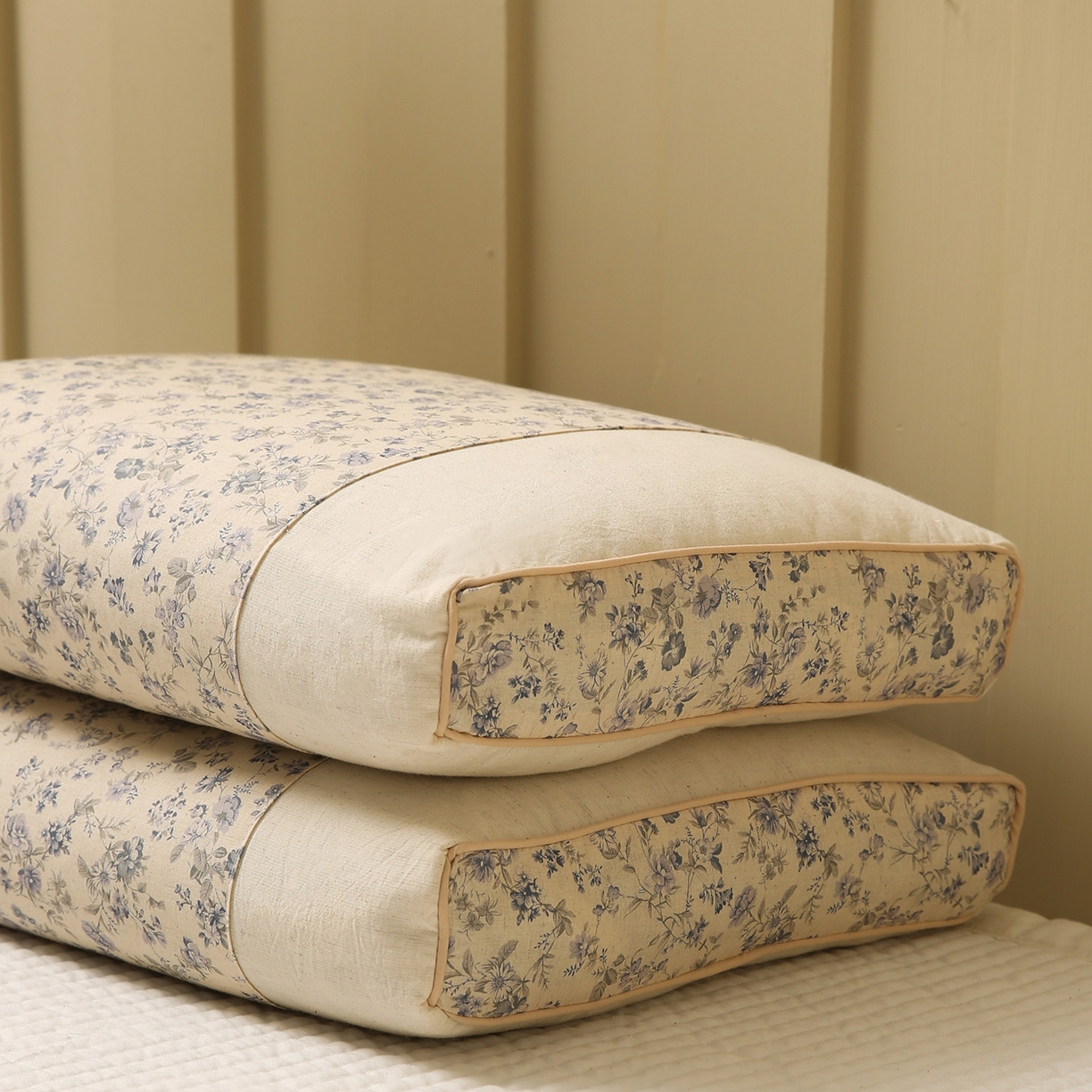 91家纺网 家纺一手货源 找家纺 梦叶草 2026新款全棉小碎花宫廷荞麦枕头枕芯 宫廷荞麦枕-小碎花蓝