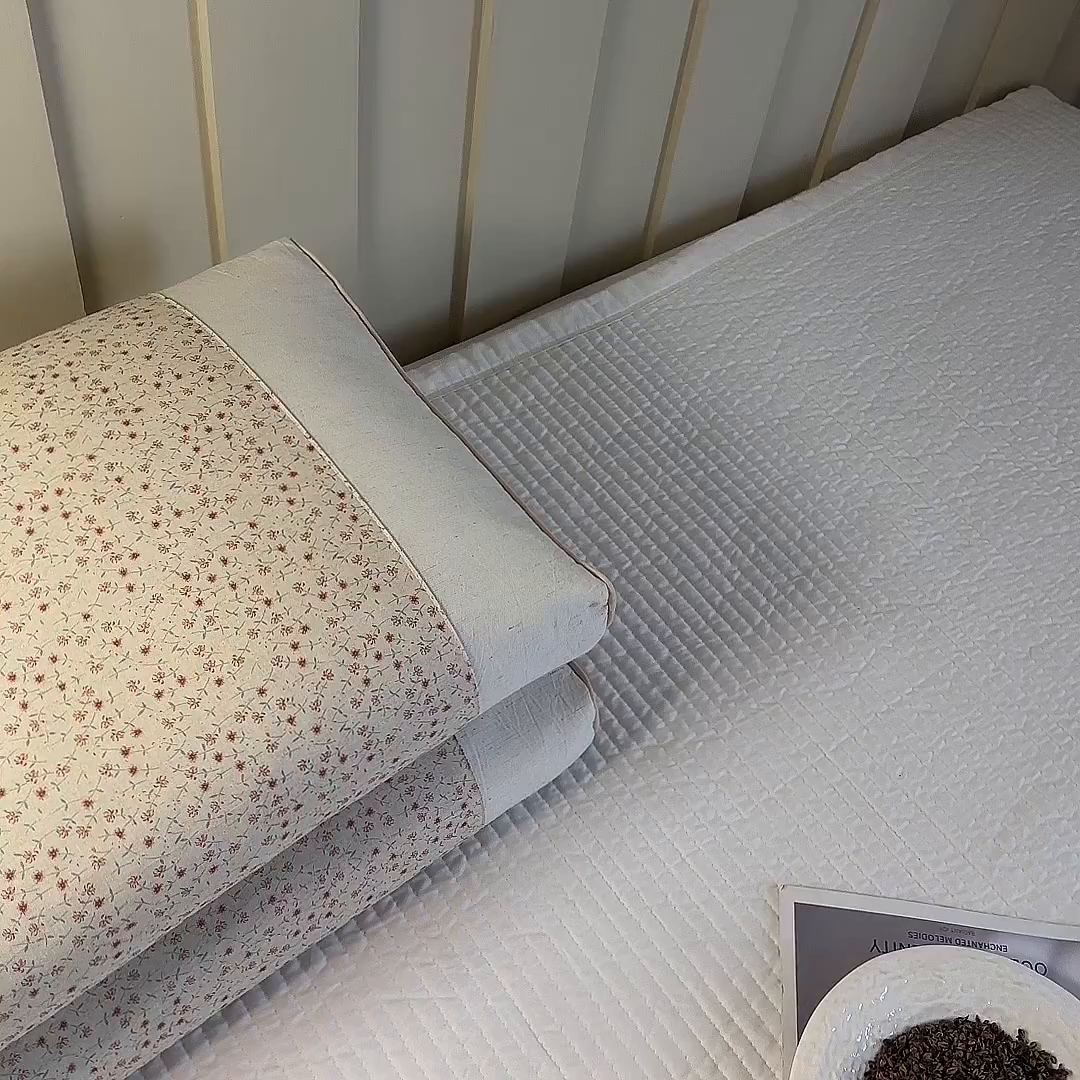 91家纺网 家纺一手货源 找家纺 梦叶草 2026新款全棉小碎花宫廷荞麦枕头枕芯 宫廷荞麦枕-小碎花米黄