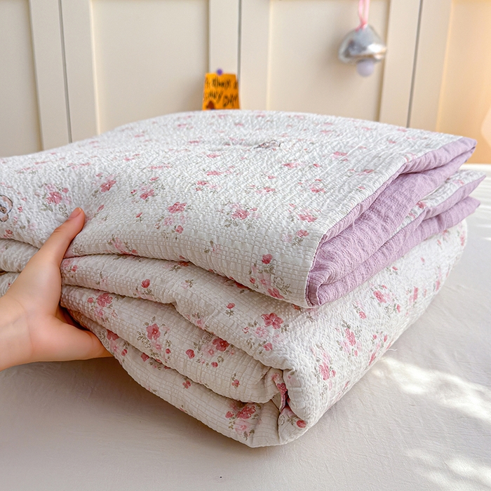 91家纺网 家纺一手货源 找家纺 晚爱家纺（原晚安家居） 2026新款泡芙棉夏被双层纱泡泡纱空调被小清新夏凉被 甜心小兔