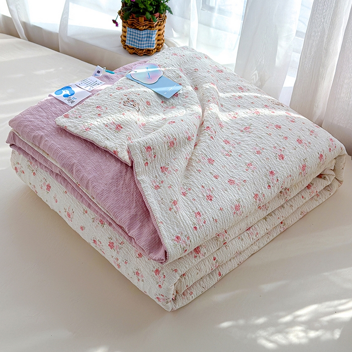 91家纺网 家纺一手货源 找家纺 晚爱家纺（原晚安家居） 2026新款泡芙棉夏被双层纱泡泡纱空调被小清新夏凉被 甜心小兔