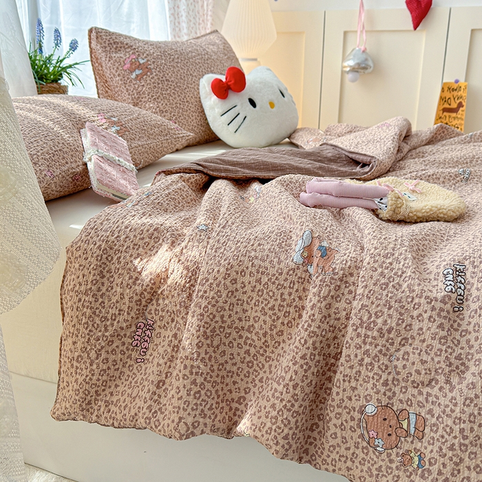 91家纺网 家纺一手货源 找家纺 晚爱家纺（原晚安家居） 2026新款泡芙棉夏被双层纱泡泡纱空调被小清新夏凉被 豹纹凯蒂