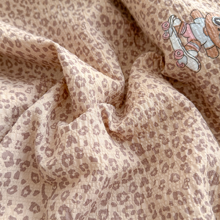 91家纺网 家纺一手货源 找家纺 晚爱家纺（原晚安家居） 2026新款泡芙棉夏被双层纱泡泡纱空调被小清新夏凉被 豹纹凯蒂