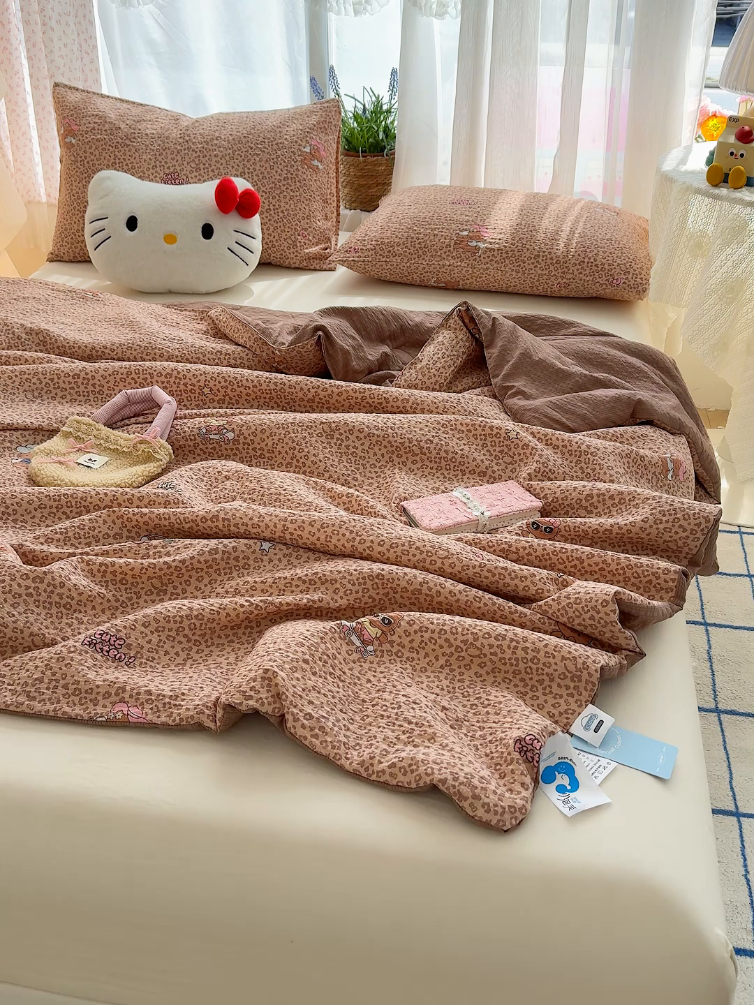 91家纺网 家纺一手货源 找家纺 晚爱家纺（原晚安家居） 2026新款泡芙棉夏被双层纱泡泡纱空调被小清新夏凉被 豹纹凯蒂