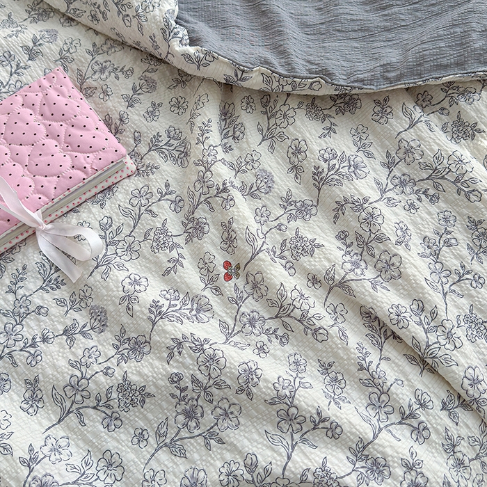 91家纺网 家纺一手货源 找家纺 晚爱家纺（原晚安家居） 2026新款泡芙棉夏被双层纱泡泡纱空调被小清新夏凉被 春风拂梦