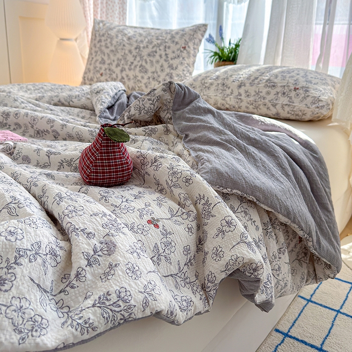 91家纺网 家纺一手货源 找家纺 晚爱家纺（原晚安家居） 2026新款泡芙棉夏被双层纱泡泡纱空调被小清新夏凉被 春风拂梦