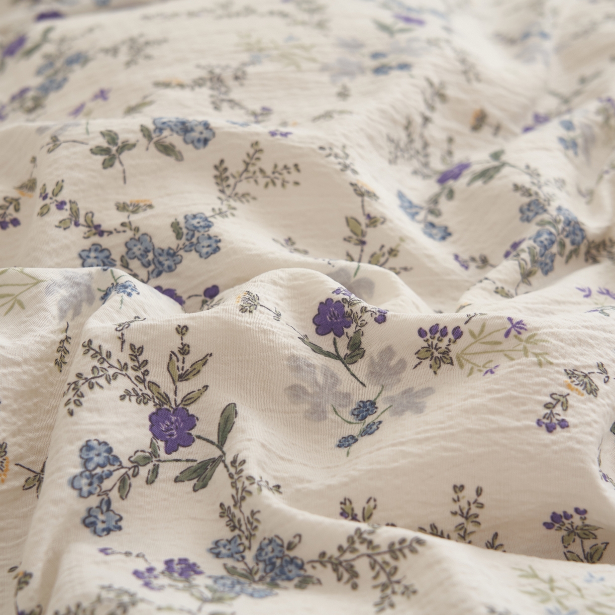 91家纺网 家纺一手货源 找家纺 晨曦家纺 2026春夏新款皱雾纱泡芙纱水洗少女ins风韩版四件套 蓝花的信