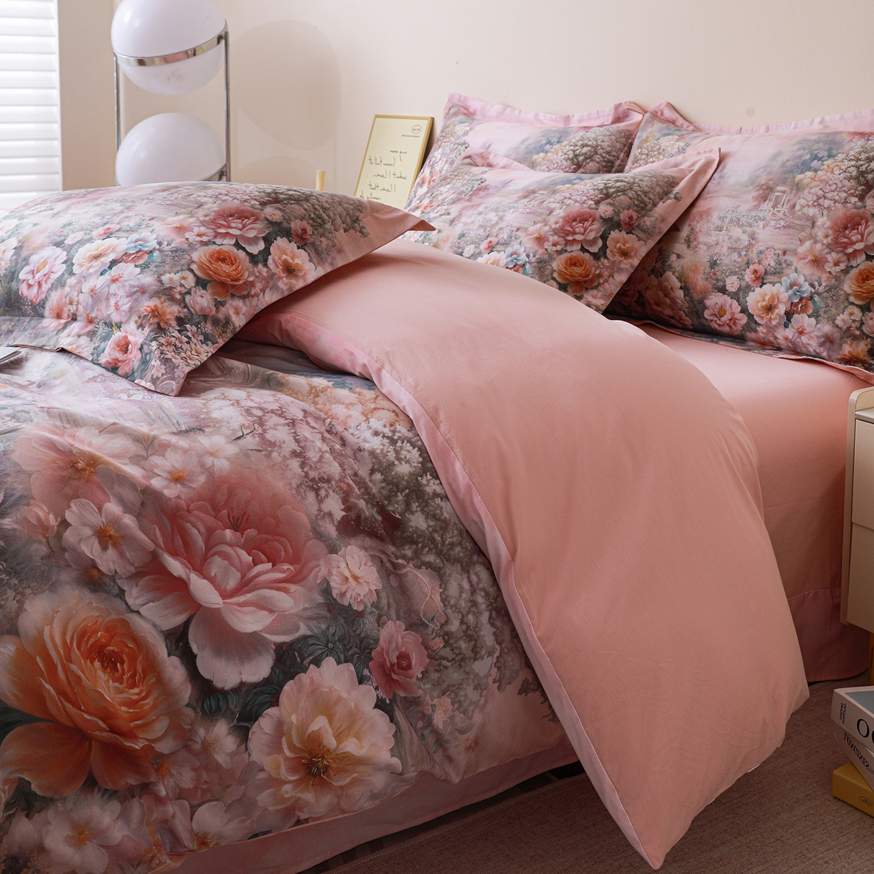 91家纺网 家纺一手货源 找家纺 朵希曼 2026新款全棉纯棉大版定位13376数码印花系列四件套 池花映日-粉