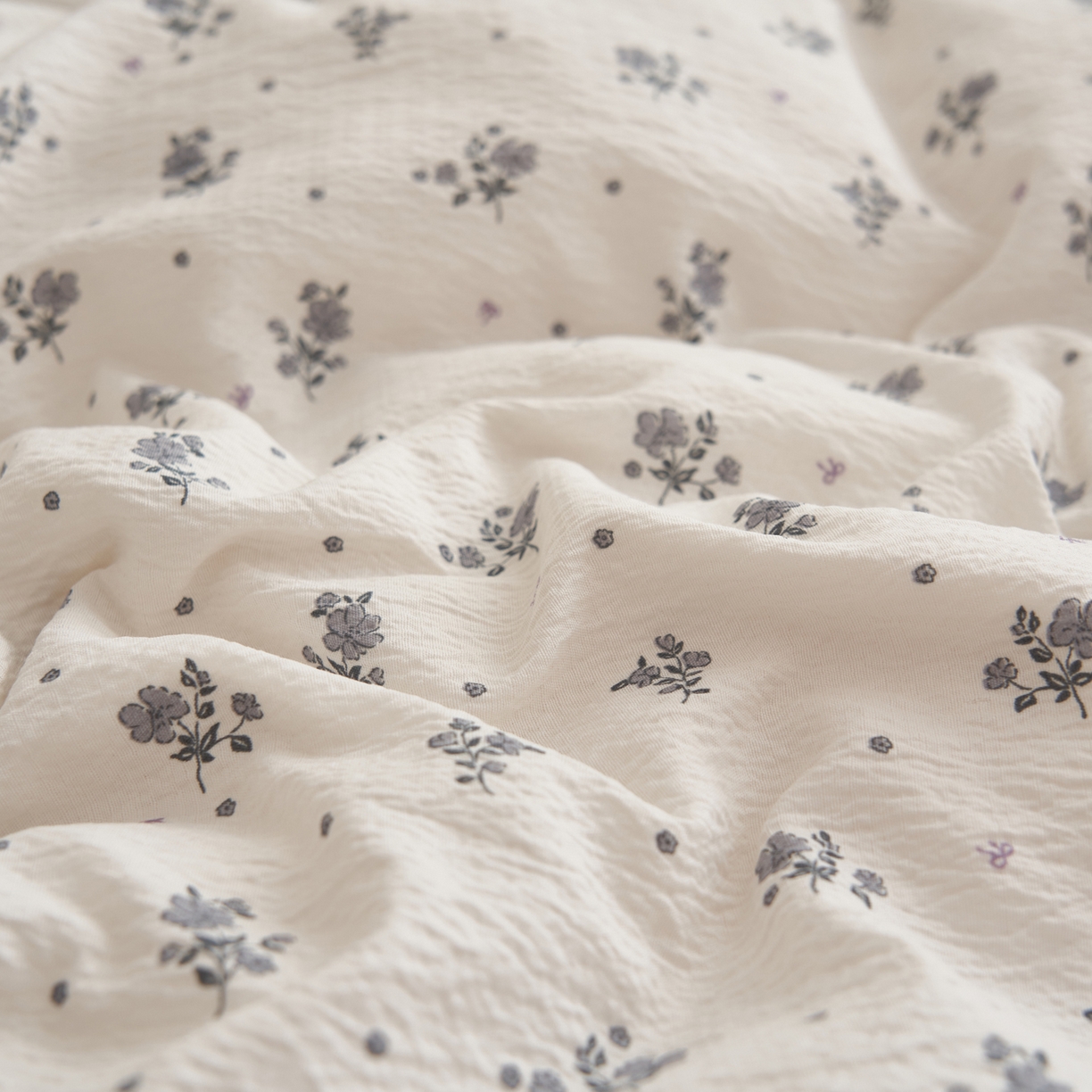 91家纺网 家纺一手货源 找家纺 晨曦家纺 2026春夏新款皱雾纱泡芙纱水洗少女ins风韩版四件套 松烟星子