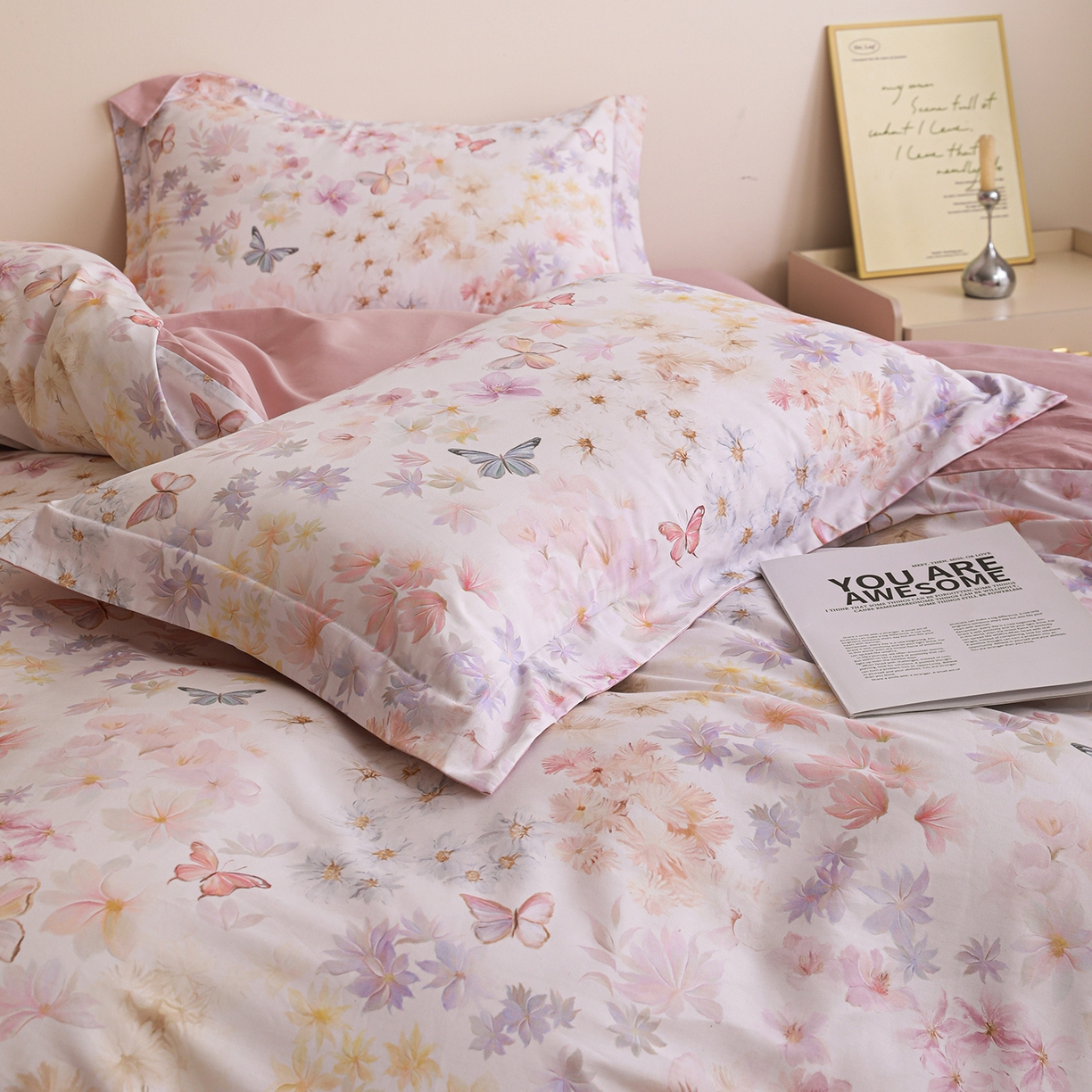 91家纺网 家纺一手货源 找家纺 朵希曼 2026新款全棉纯棉大版定位13376数码印花系列四件套 蝶影入怀-粉