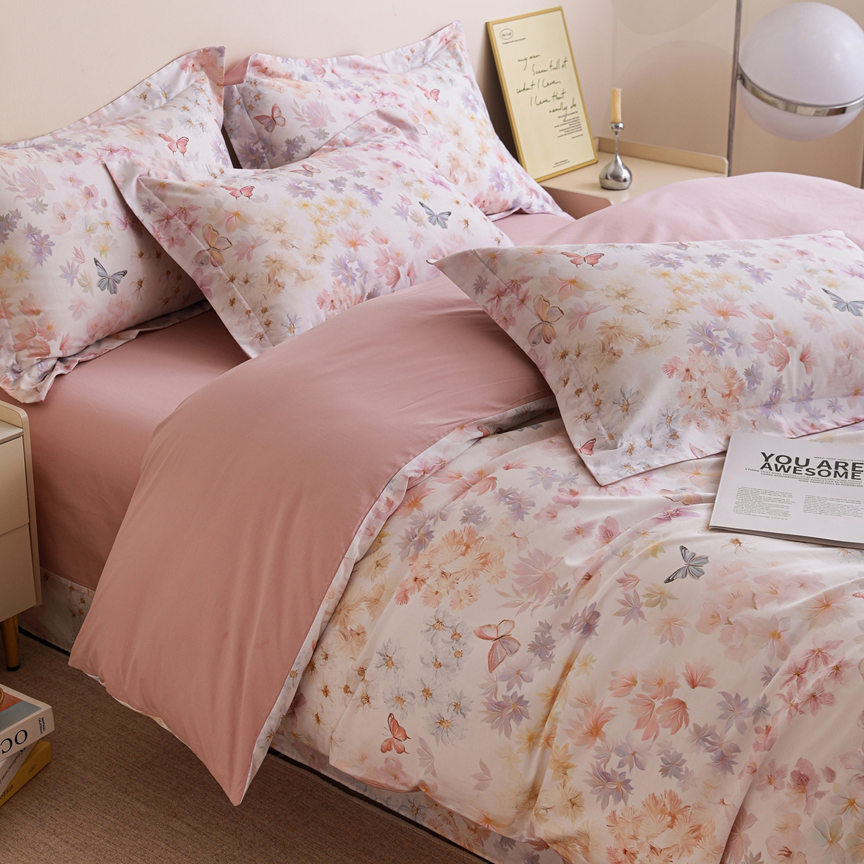 91家纺网 家纺一手货源 找家纺 朵希曼 2026新款全棉纯棉大版定位13376数码印花系列四件套 蝶影入怀-粉