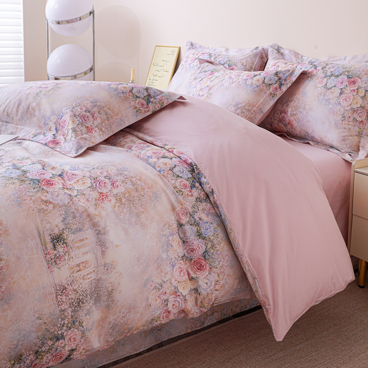 91家纺网 家纺一手货源 找家纺 朵希曼 2026新款全棉纯棉大版定位13376数码印花系列四件套 花礼-粉