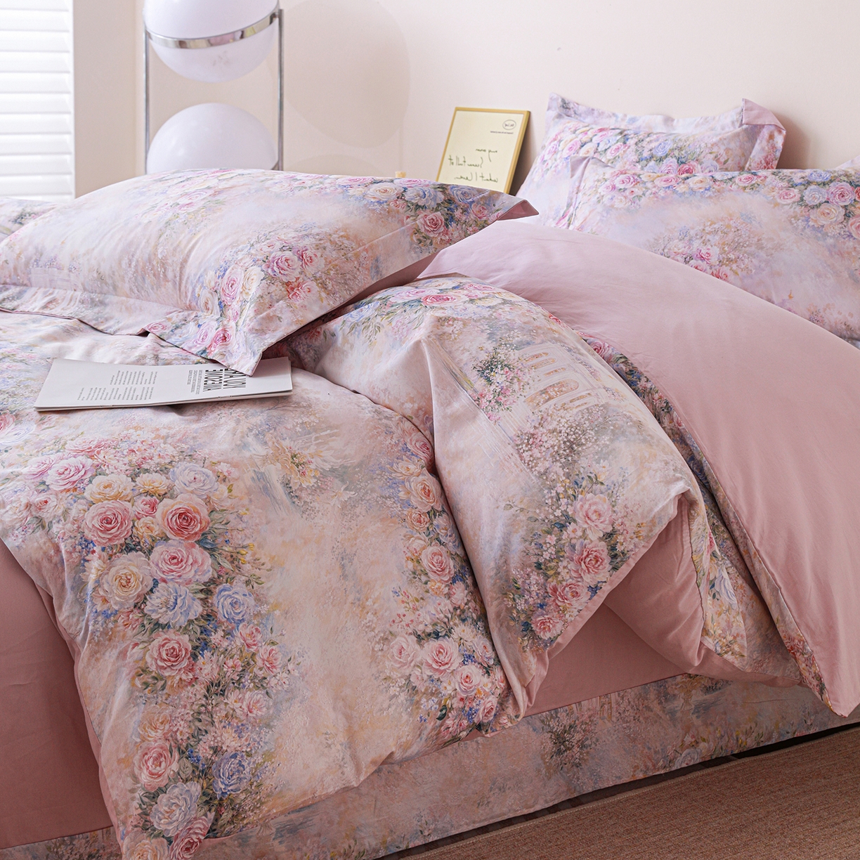 91家纺网 家纺一手货源 找家纺 朵希曼 2026新款全棉纯棉大版定位13376数码印花系列四件套 花礼-粉