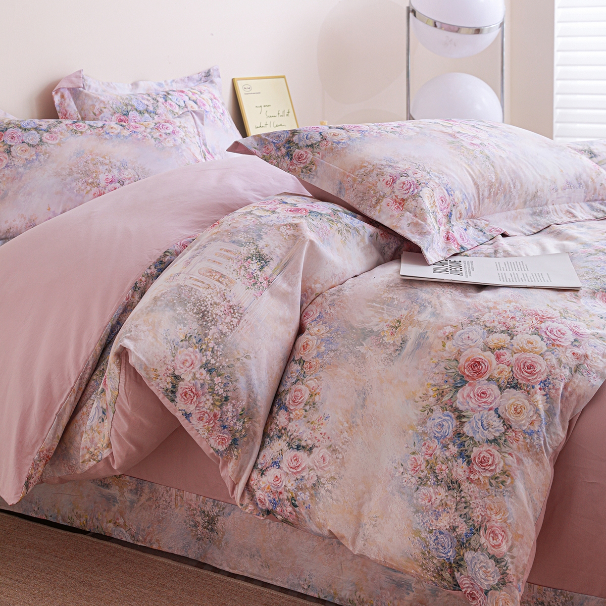 91家纺网 家纺一手货源 找家纺 朵希曼 2026新款全棉纯棉大版定位13376数码印花系列四件套 花礼-粉