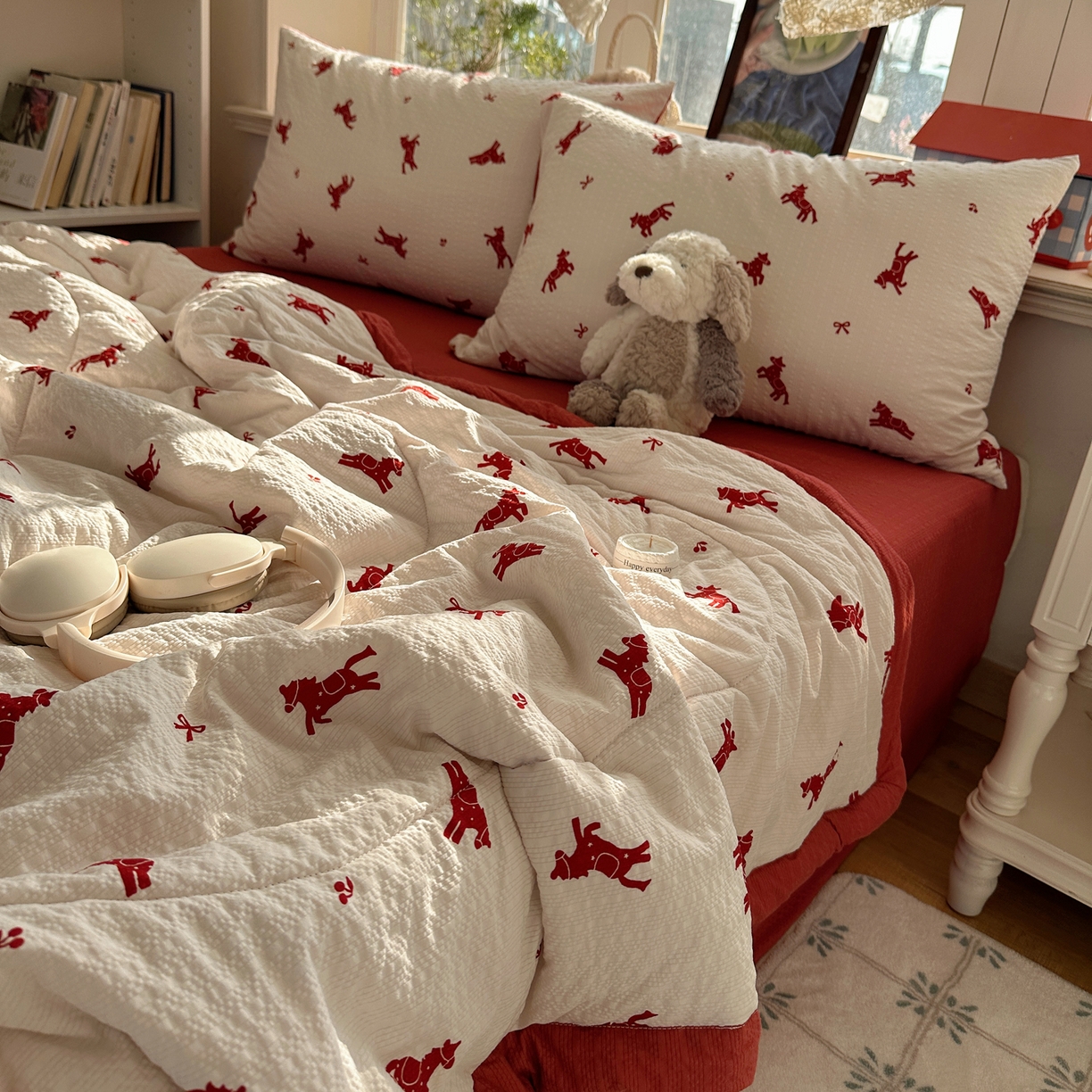 91家纺网 家纺一手货源 找家纺 梵克保罗 2026新款10A抗菌泡芙棉夏被被子被芯 泡芙棉-红缨踏马