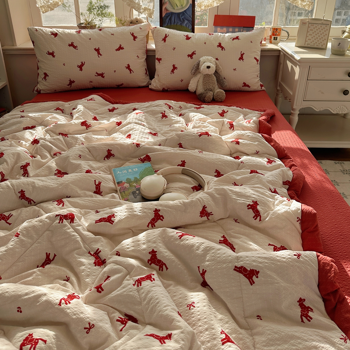 91家纺网 家纺一手货源 找家纺 梵克保罗 2026新款10A抗菌泡芙棉夏被被子被芯 泡芙棉-红缨踏马