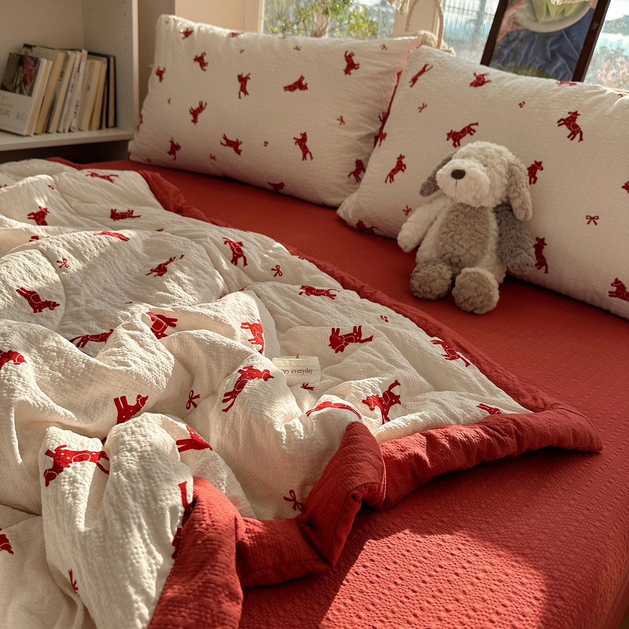 91家纺网 家纺一手货源 找家纺 梵克保罗 2026新款10A抗菌泡芙棉夏被被子被芯 泡芙棉-红缨踏马