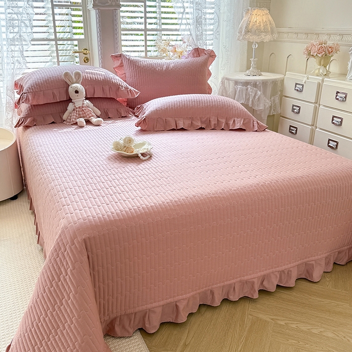 91家纺网 家纺一手货源 找家纺 花香四季家纺 2026新款13376全棉夹棉床盖三件套13372纯棉纯色床盖花边公主风（可定制任意尺寸） 豆沙色