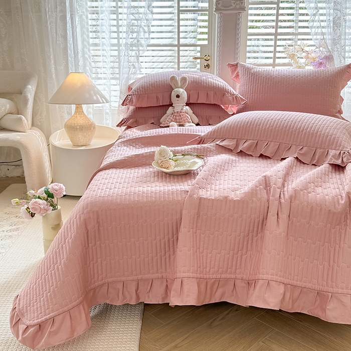 91家纺网 家纺一手货源 找家纺 花香四季家纺 2026新款13376全棉夹棉床盖三件套13372纯棉纯色床盖花边公主风（可定制任意尺寸） 豆沙色