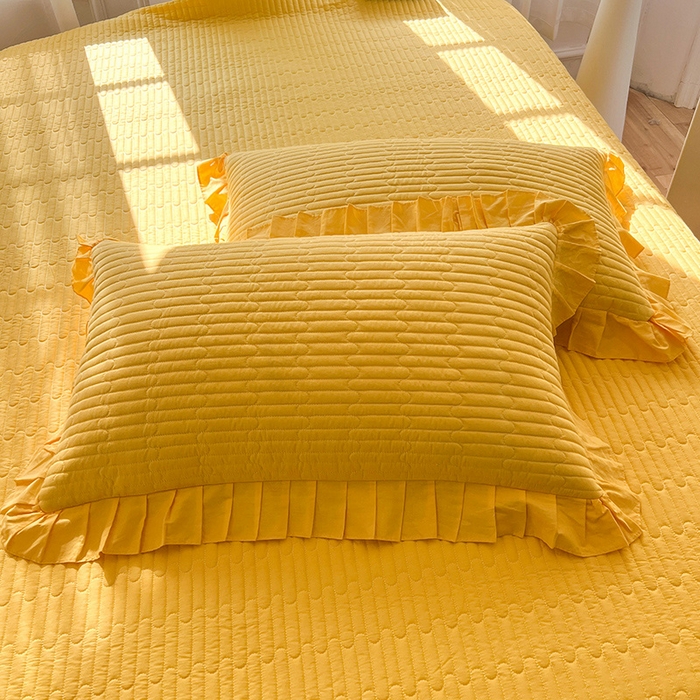 91家纺网 家纺一手货源 找家纺 花香四季家纺 2026新款13376全棉夹棉床盖三件套13372纯棉纯色床盖花边公主风（可定制任意尺寸） 芝士黄