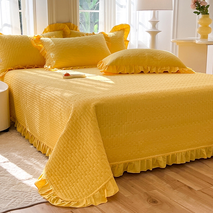 91家纺网 家纺一手货源 找家纺 花香四季家纺 2026新款13376全棉夹棉床盖三件套13372纯棉纯色床盖花边公主风（可定制任意尺寸） 芝士黄