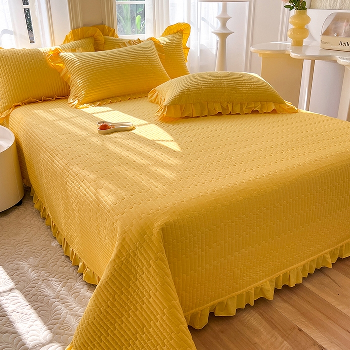 91家纺网 家纺一手货源 找家纺 花香四季家纺 2026新款13376全棉夹棉床盖三件套13372纯棉纯色床盖花边公主风（可定制任意尺寸） 芝士黄