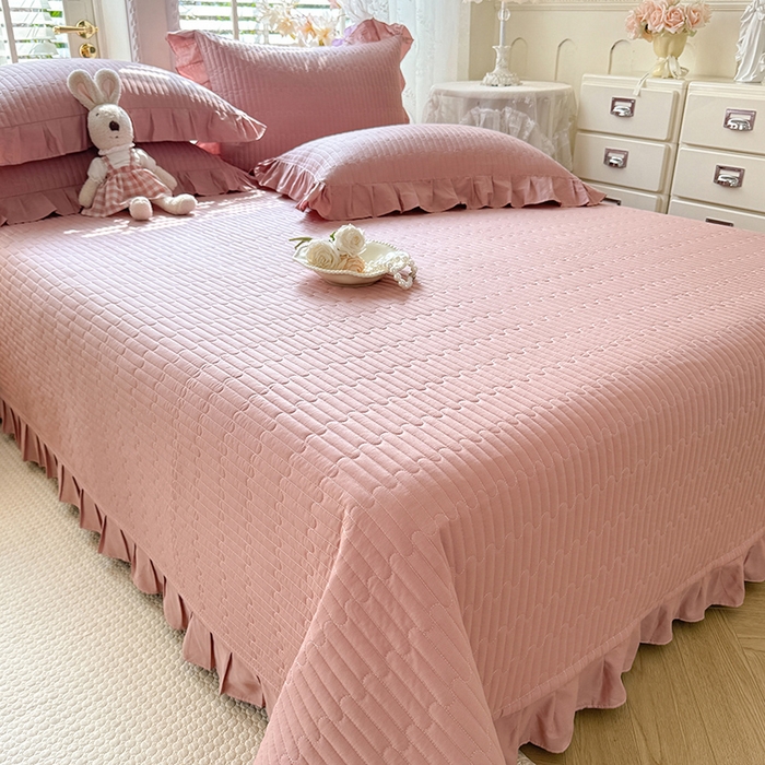 91家纺网 家纺一手货源 找家纺 花香四季家纺 2026新款13376全棉夹棉床盖三件套13372纯棉纯色床盖花边公主风（可定制任意尺寸） 豆沙色