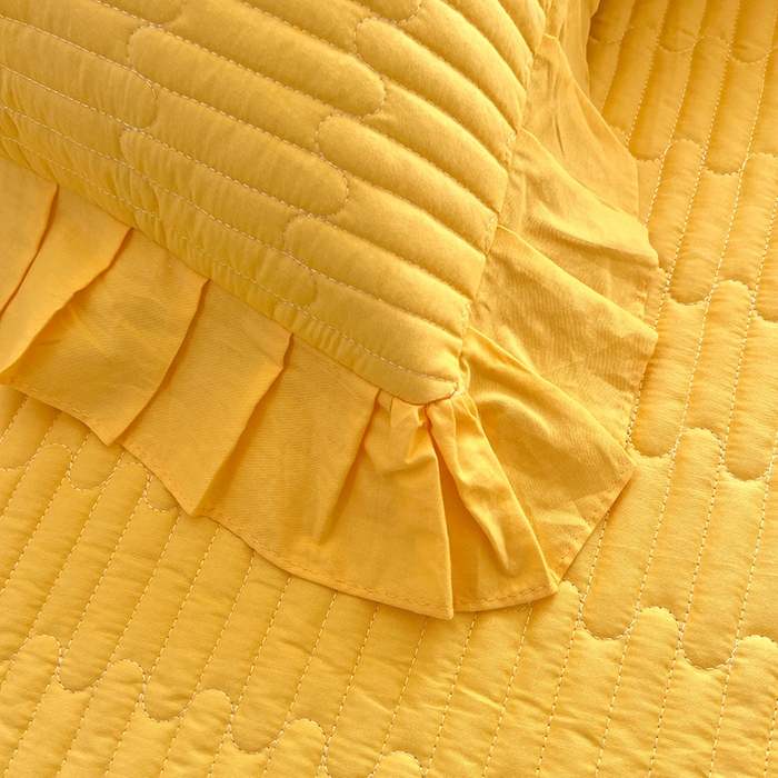 91家纺网 家纺一手货源 找家纺 花香四季家纺 2026新款13376全棉夹棉床盖三件套13372纯棉纯色床盖花边公主风（可定制任意尺寸） 芝士黄