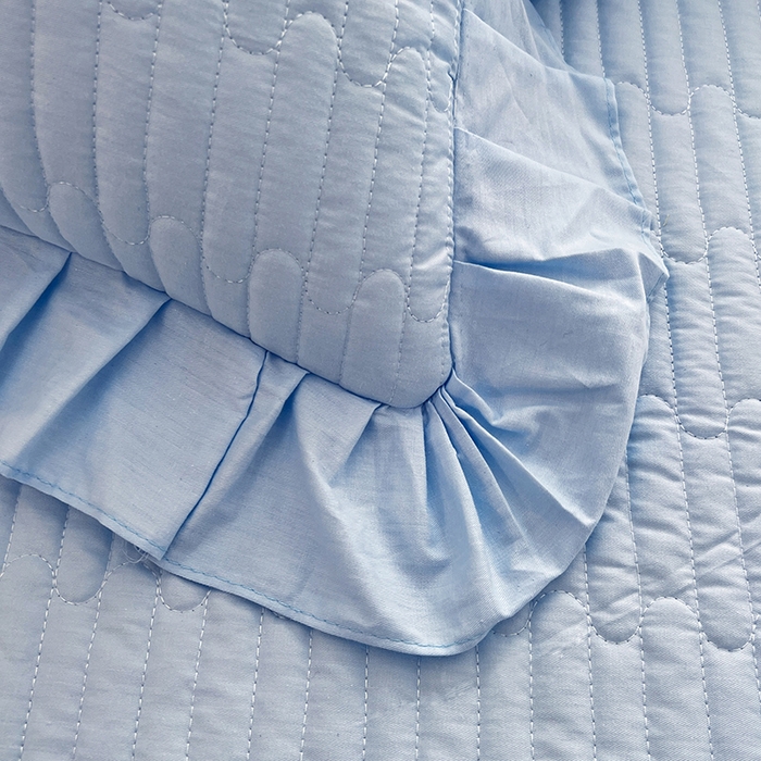 91家纺网 家纺一手货源 找家纺 花香四季家纺 2026新款13376全棉夹棉床盖三件套13372纯棉纯色床盖花边公主风（可定制任意尺寸） 清新蓝