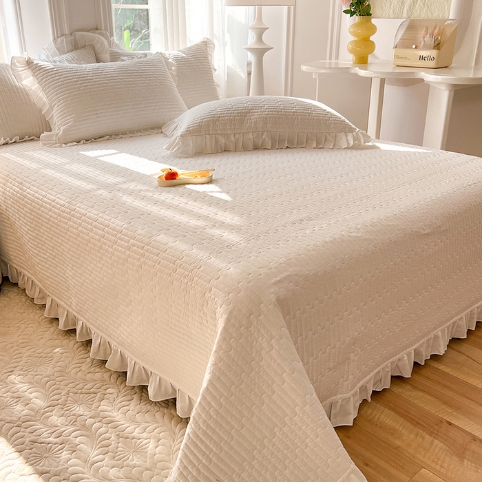 91家纺网 家纺一手货源 找家纺 花香四季家纺 2026新款13376全棉夹棉床盖三件套13372纯棉纯色床盖花边公主风（可定制任意尺寸） 象牙白